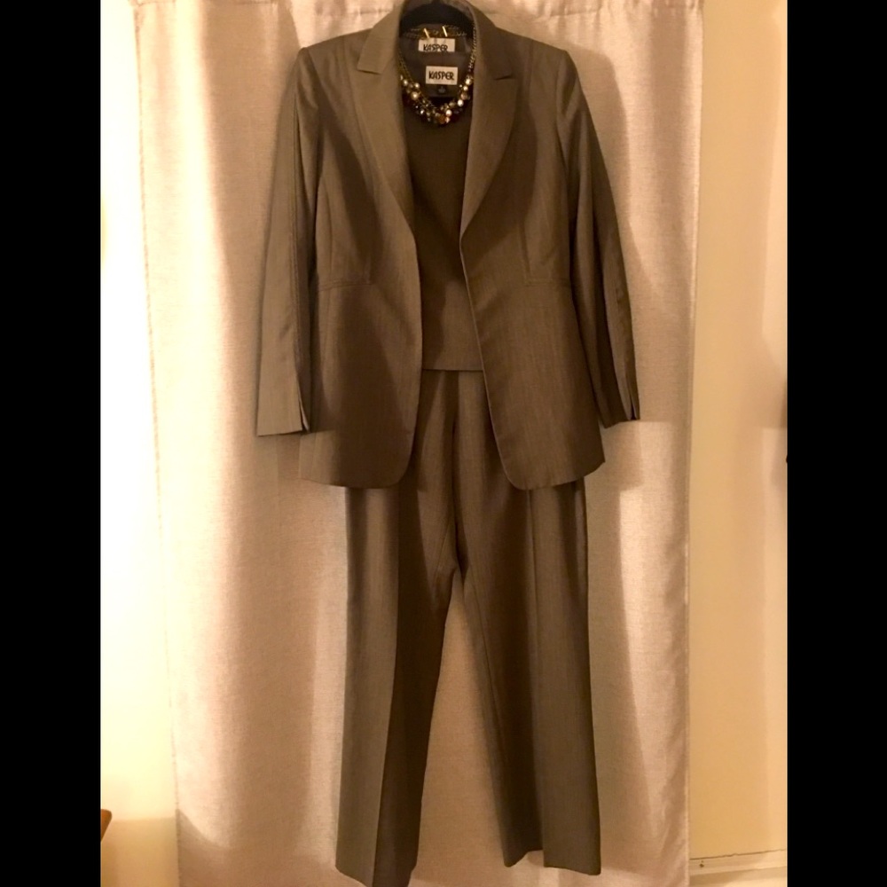 Kasper Women's Olive Blazer & Suit Jacket Set